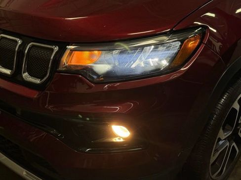 Used 2022 Jeep Compass Limited image 2