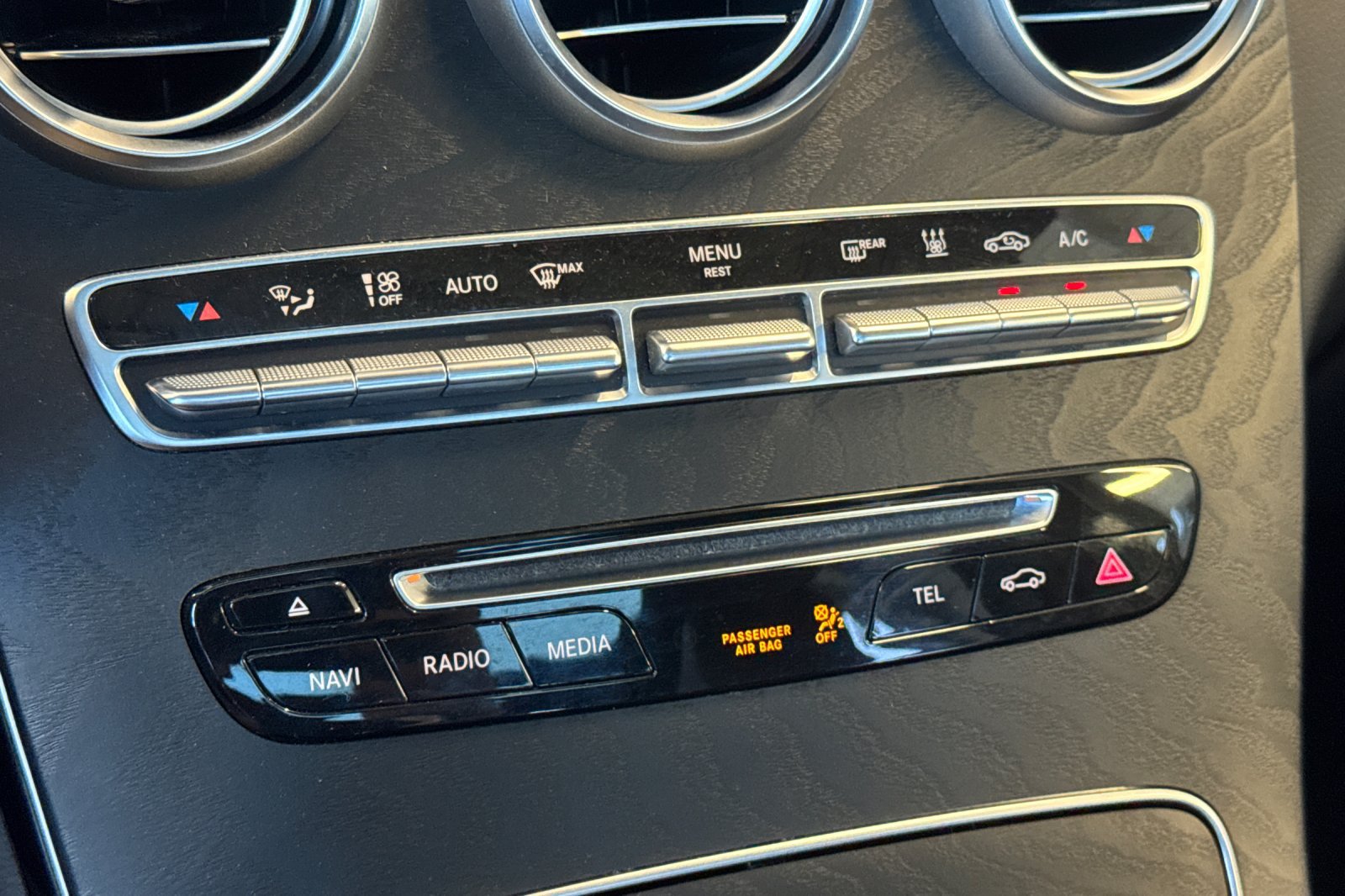 Used 2018 Mercedes-Benz GLC 350e 4MATIC image 28