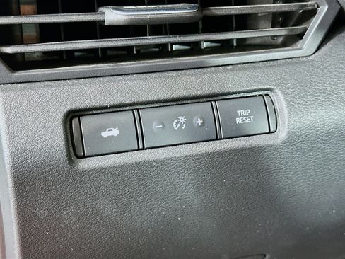 Used 2025 Nissan Altima 2.5 SV image 17