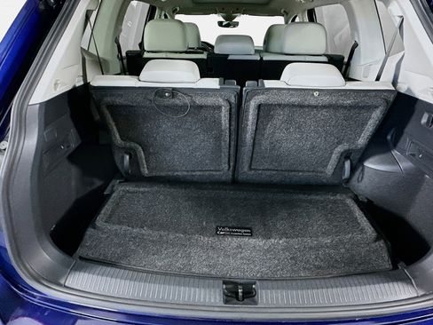 Used 2022 Volkswagen Tiguan SE w/ Panoramic Sunroof Package image 25
