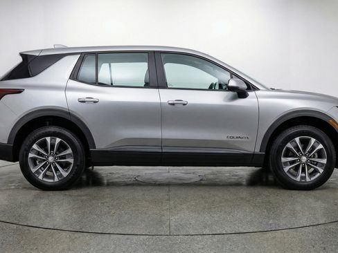 Used 2025 Chevrolet Equinox LT FWD image 11