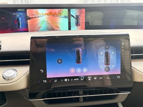 Used 2025 Lincoln Nautilus Reserve w/ Jet Appearance Package image 26