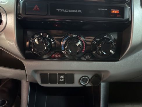 Used 2015 Toyota Tacoma 4x4 Double Cab w/ TRD Sport Package image 11