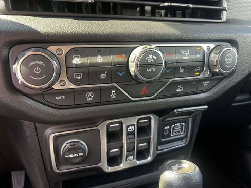 Used 2026 Jeep Wrangler Unlimited Sport AWD/4WD image 28