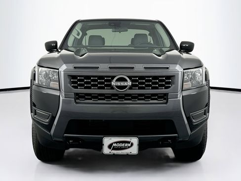 Used 2025 Nissan Frontier SV image 4