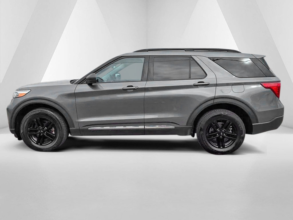 Used 2024 Ford Explorer XLT AWD/4WD image 4