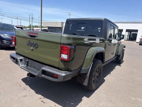 Used 2023 Jeep Gladiator Sport AWD/4WD image 5