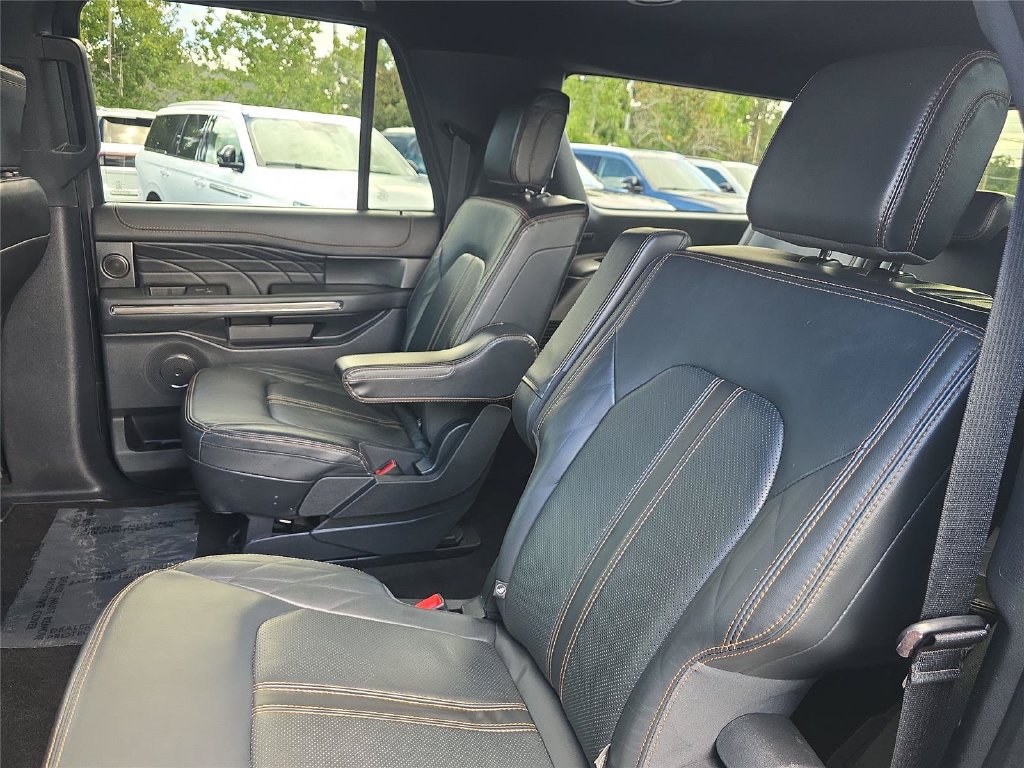 Used 2022 Ford Expedition Max Platinum AWD/4WD image 17