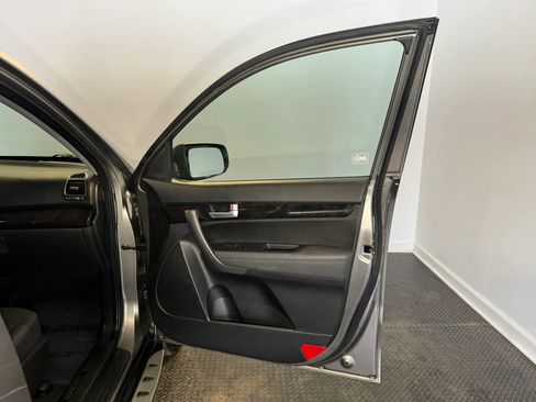 Used 2014 Kia Sorento LX FWD image 21