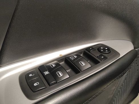 Used 2020 Dodge Journey SE w/ SE Popular Equipment Group FWD image 27