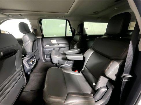 Used 2025 Ford Expedition Max Active AWD/4WD image 21