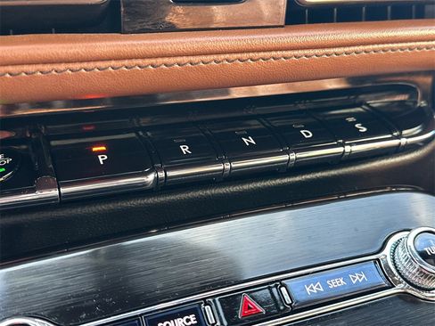 Used 2022 Lincoln Nautilus Reserve image 32