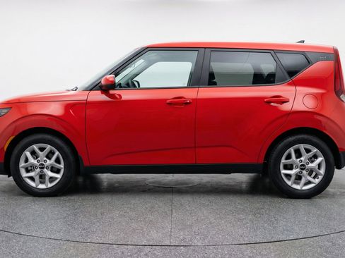 Used 2025 Kia Soul LX w/ LX Technology Package image 5
