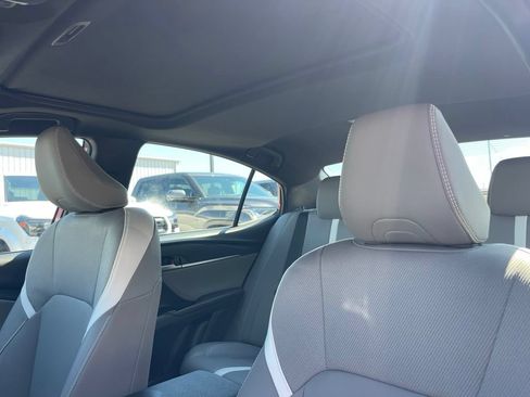 Used 2025 Toyota Camry SE w/ Convenience Package FWD image 11