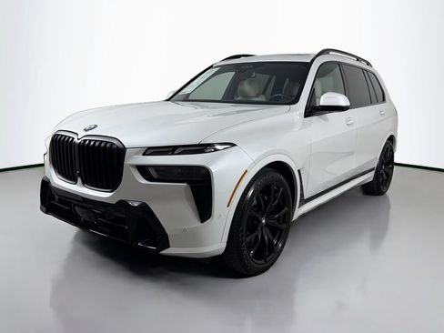Used 2024 BMW X7 xDrive40i w/ M Sport Package AWD/4WD image 1
