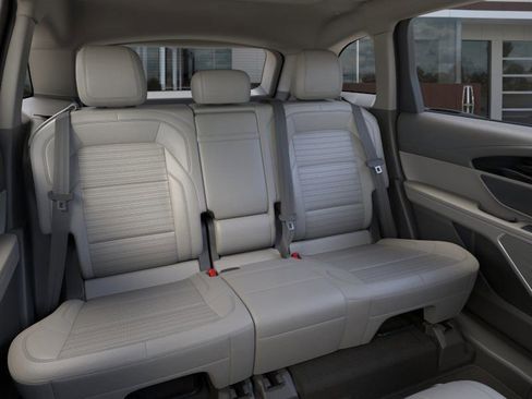 New 2025 Lincoln Nautilus Reserve image 11