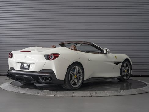 Used 2021 Ferrari Portofino RWD image 5