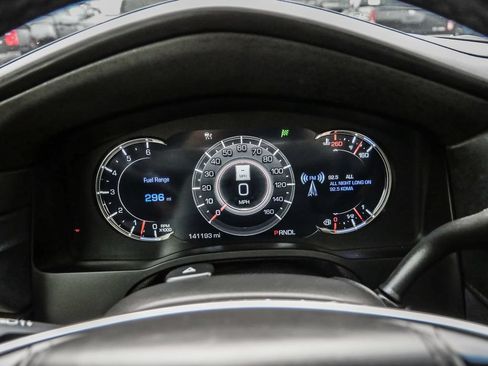 Used 2017 Cadillac Escalade Platinum AWD/4WD image 39