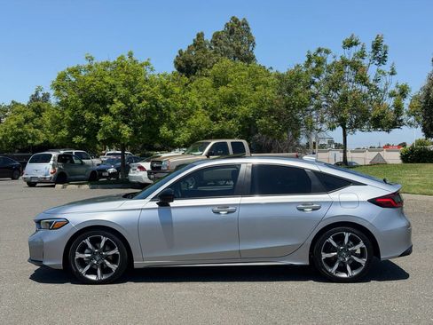 Used 2025 Honda Civic Sport Touring image 2