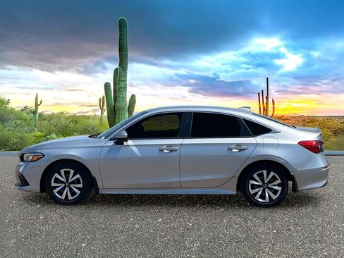 Used 2022 Honda Civic LX image 3