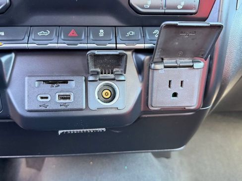 Used 2022 Chevrolet Silverado 2500 LT w/ Convenience Package AWD/4WD image 34