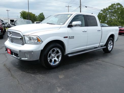 Used 2018 RAM 1500 Laramie w/ Convenience Group AWD/4WD image 8