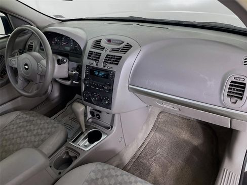 Used 2005 Chevrolet Malibu LS w/ Preferred Equipment Group FWD image 29