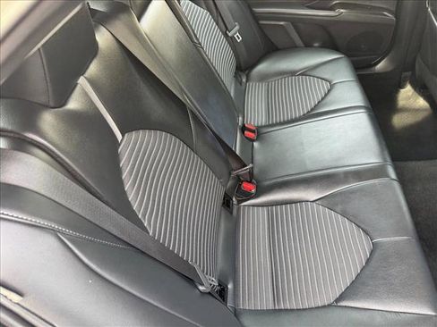 Used 2024 Toyota Camry SE image 18