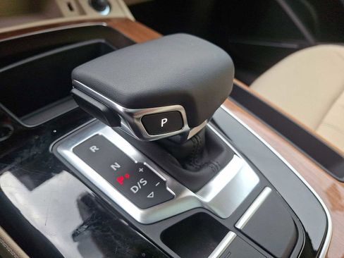 Certified 2025 Audi Q5 2.0T Premium Plus w/ Premium Plus Package image 12