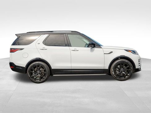 New 2025 Land Rover Discovery Dynamic SE image 8