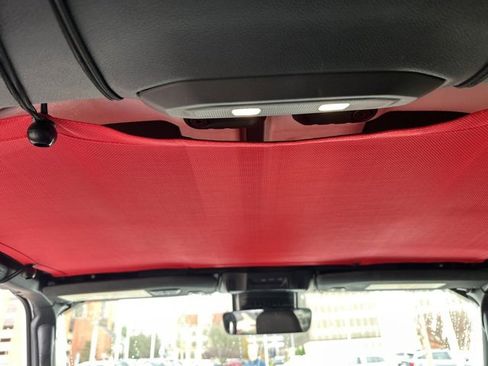 Used 2024 Jeep Wrangler Unlimited Rubicon image 16