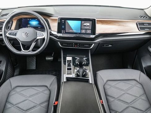 Used 2024 Volkswagen Atlas SE image 11