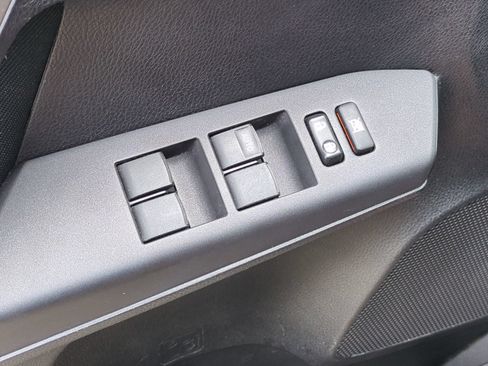 Used 2016 Toyota RAV4 LE FWD image 13