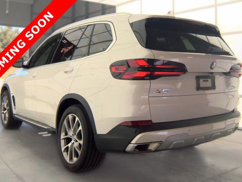 Used 2026 BMW X5 xDrive40i AWD/4WD image 3