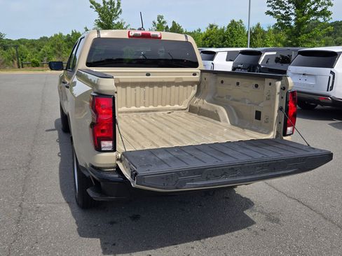 Used 2023 Chevrolet Colorado W/T RWD image 18