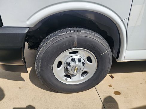 New 2025 Chevrolet Express 2500 Extended w/ Driver Convenience Package image 5