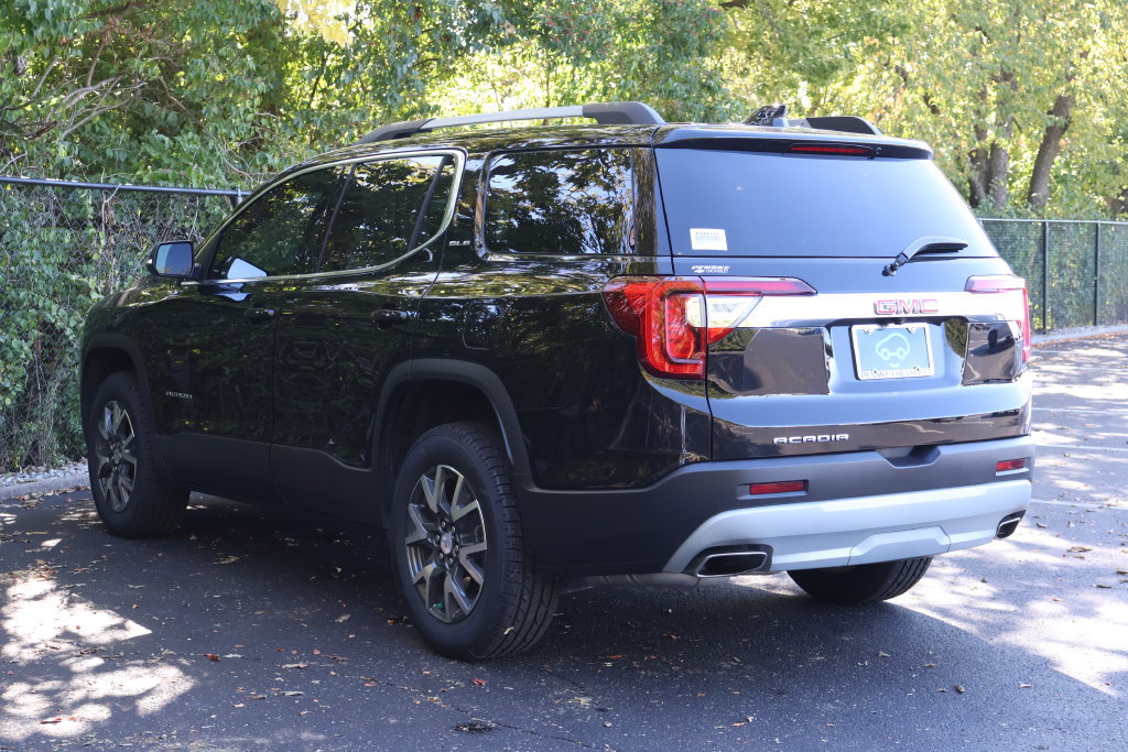 Certified 2023 GMC Acadia SLE w/ Driver Convenience Package FWD image 6