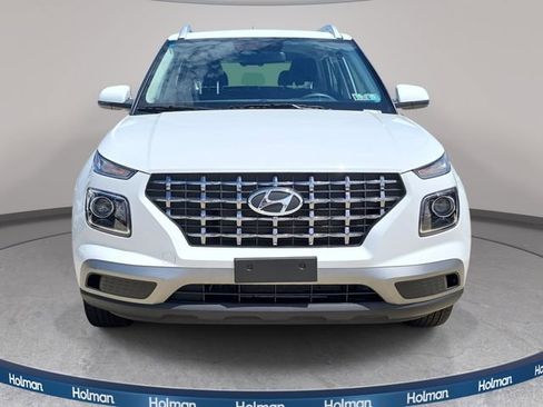 Used 2025 Hyundai Venue SEL FWD image 3