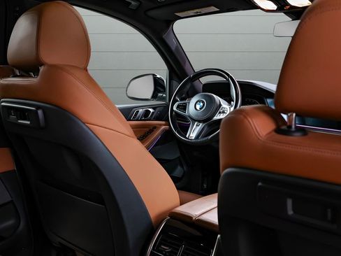 Used 2021 BMW X5 xDrive40i w/ M Sport Package image 60