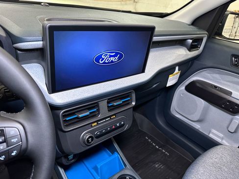 New 2025 Ford Maverick XLT w/ XLT Luxury Package image 29