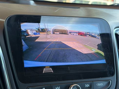 Used 2020 Chevrolet Malibu LT FWD image 19