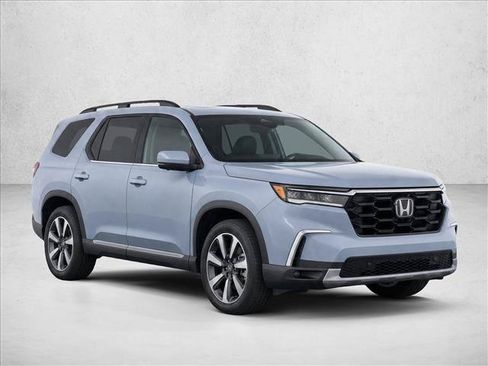 Used 2023 Honda Pilot Touring image 3