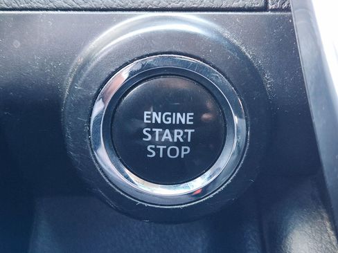 Used 2016 Toyota Camry SE image 25