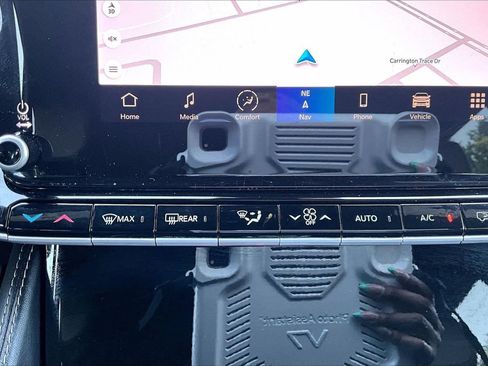 Certified 2024 Jeep Wagoneer Series II AWD/4WD image 17