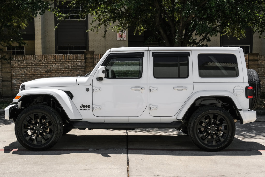 Used 2021 Jeep Wrangler Unlimited Sahara AWD/4WD image 21