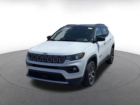 Used 2025 Jeep Compass Limited image 4
