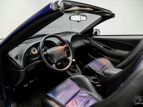 Used 2004 Ford Mustang Cobra image 2