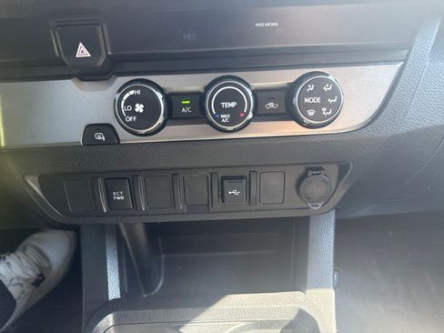Used 2022 Toyota Tacoma SR image 20
