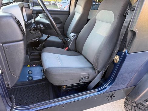 Used 2005 Jeep Wrangler Unlimited AWD/4WD image 12