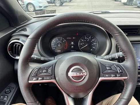 Used 2023 Nissan Kicks SR w/ SR Premium Package FWD image 25